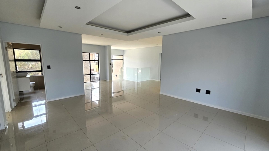 5 Bedroom Property for Sale in Melodie North West